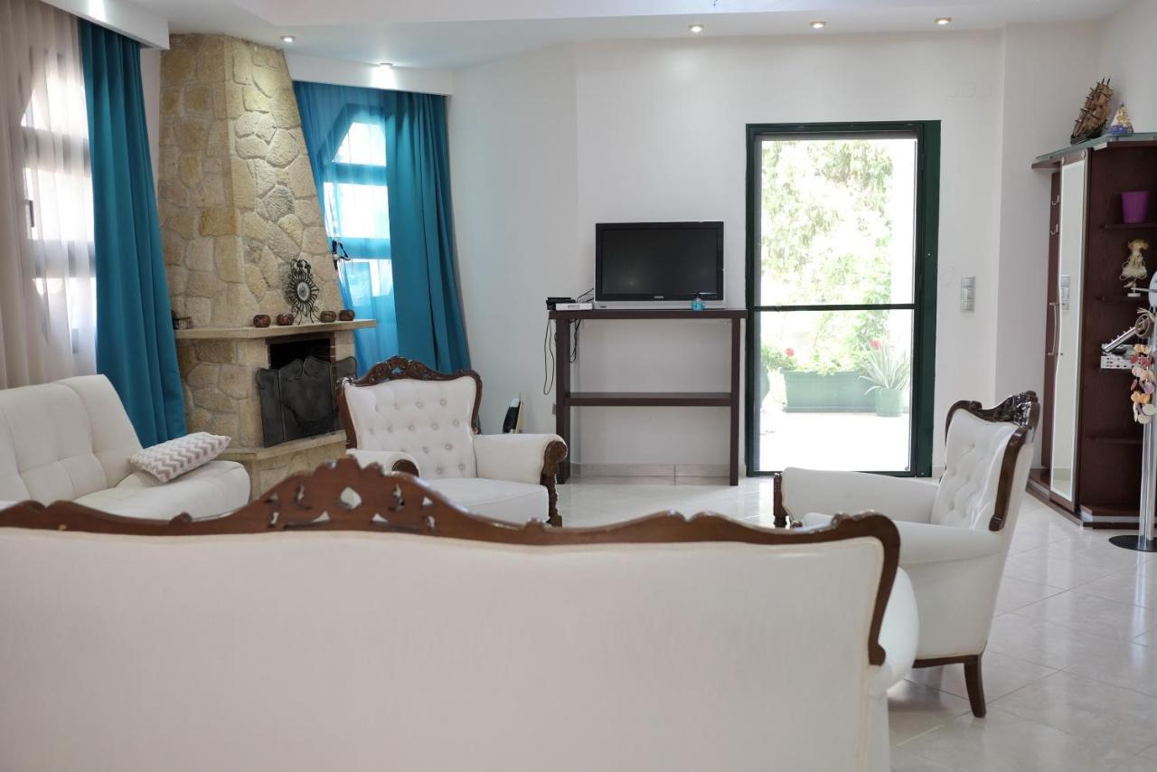 Irenes Apartment Kallithea  外观 照片
