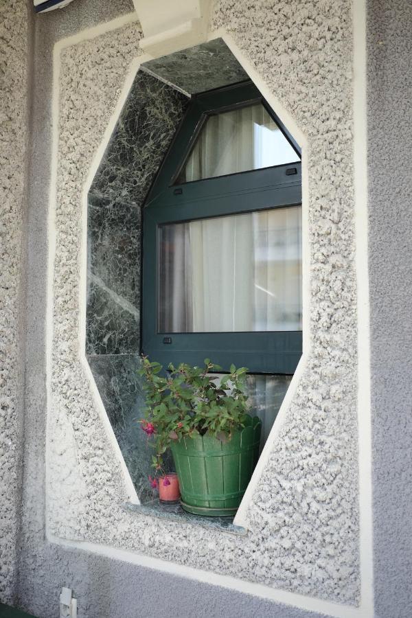 Irenes Apartment Kallithea  外观 照片